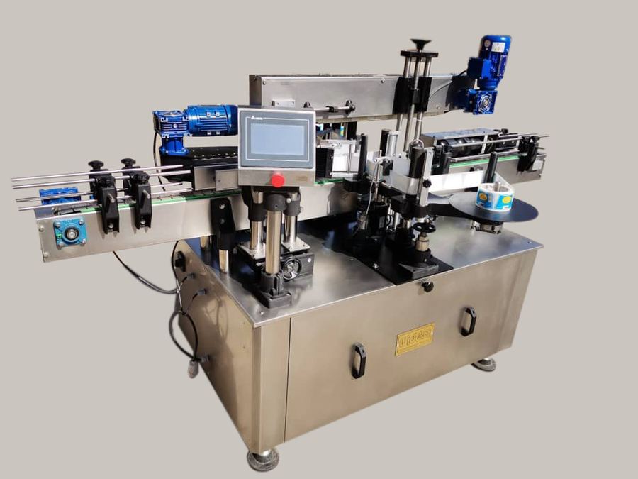 Three-sided labelling machine
